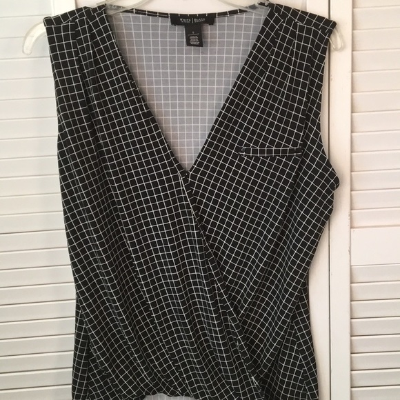 White House Black Market Tops - 🌻WHBM Black & White Print Cross Body Top